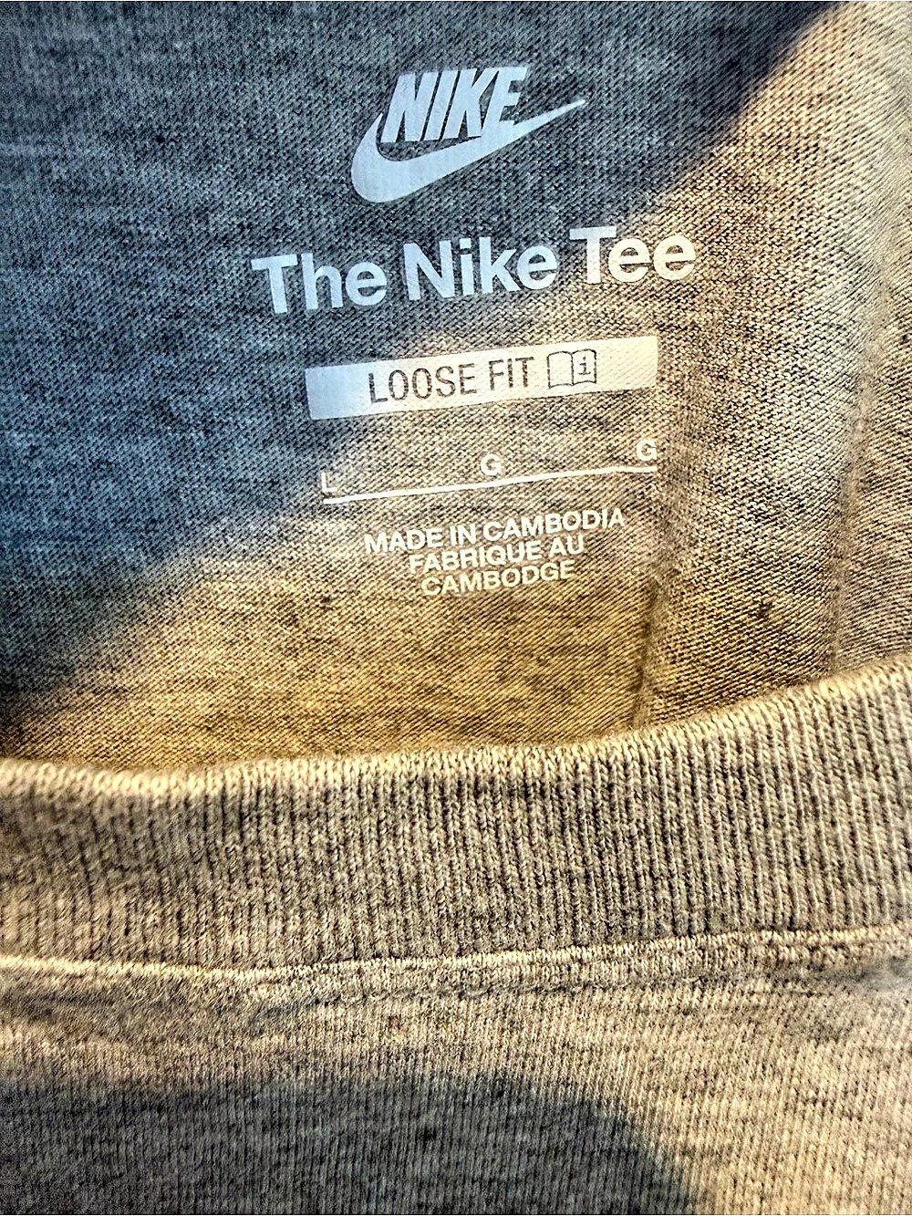 Nike The Nike Tee Rhinestone Triple Swoosh T-Shirt Rhinestone Triple Swoosh Gray - Picture 3 of 8